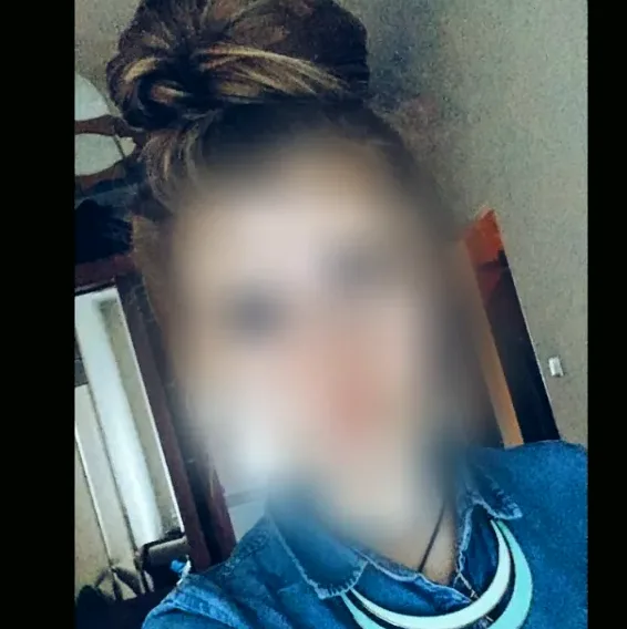Ela, 34
