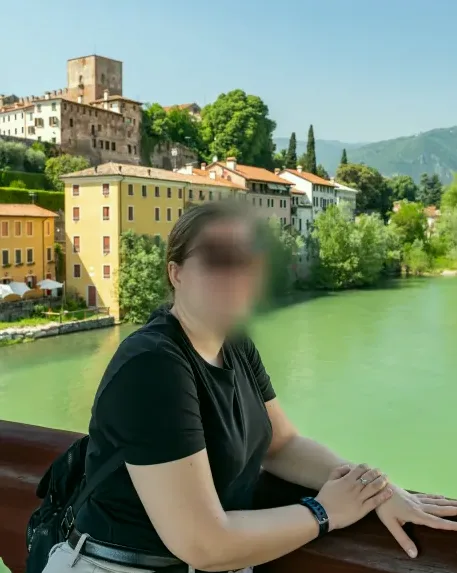 Melanie, 28