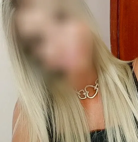 Pauline, 37