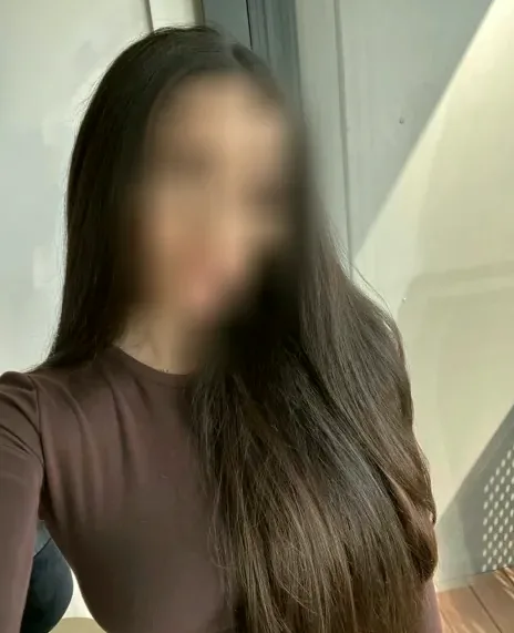 Vanessa, 24